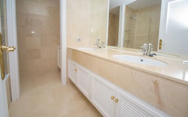 Modern Duquesa 2 Bed,outstanding View of Sea/golf