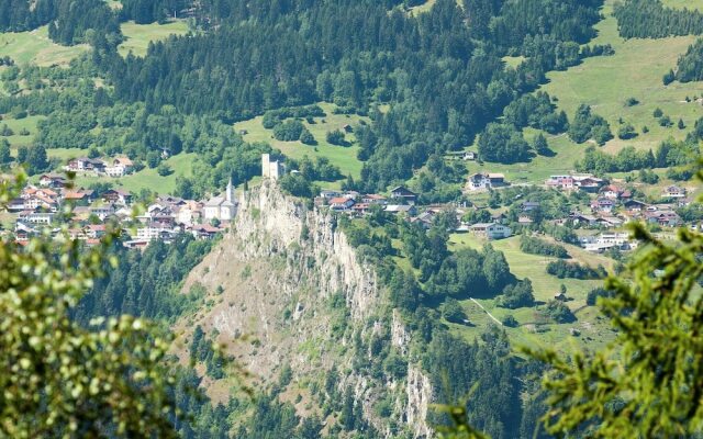 Sunny Mountain View Apartment in Kaunerberg