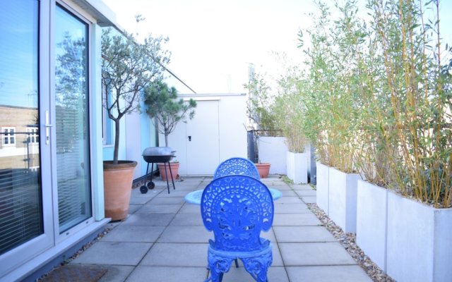 1 Bedroom Flat in Shoreditch With Private Patio