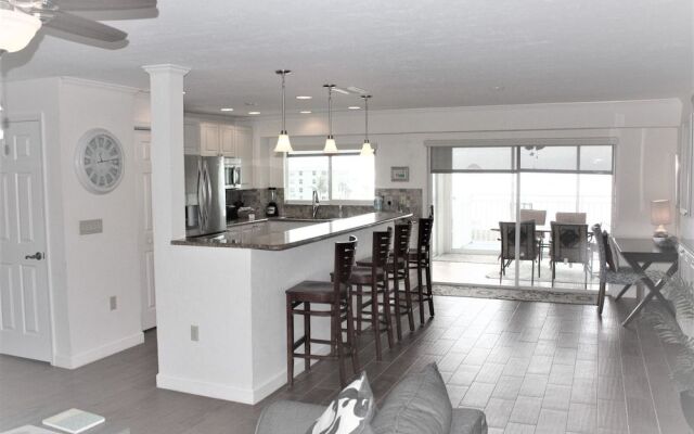 Jamaica Royale 504 - 2 Br Condo