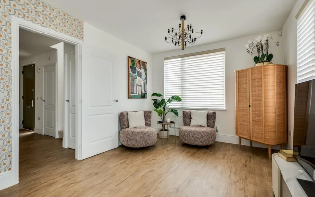Tranquil 4-bed Oasis Modern Chic
