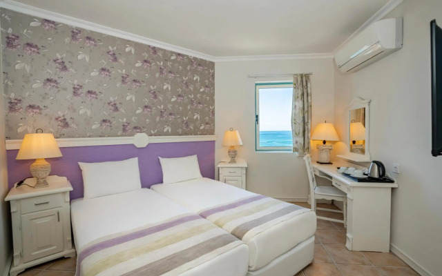İz Flower Side Beach Hotel