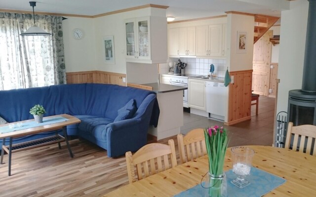Amazing Home in Fjällbacka With 4 Bedrooms, Sauna and Wifi