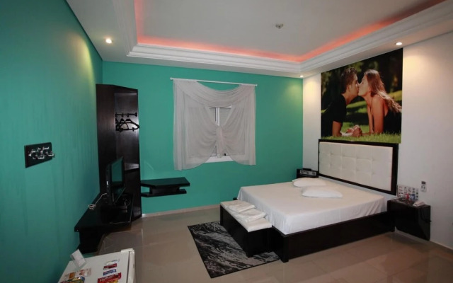 Liverpool Hotel & Motel