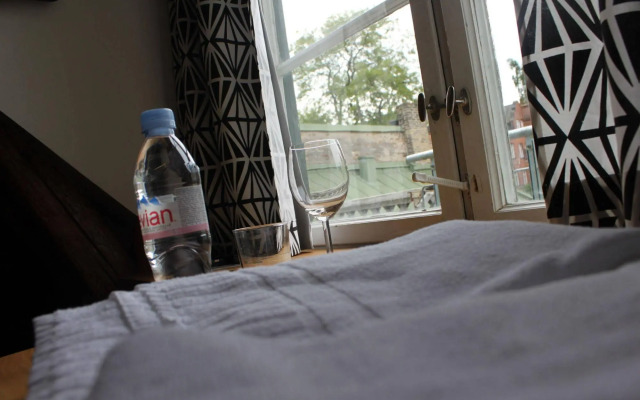 Magles Smiley Inn
