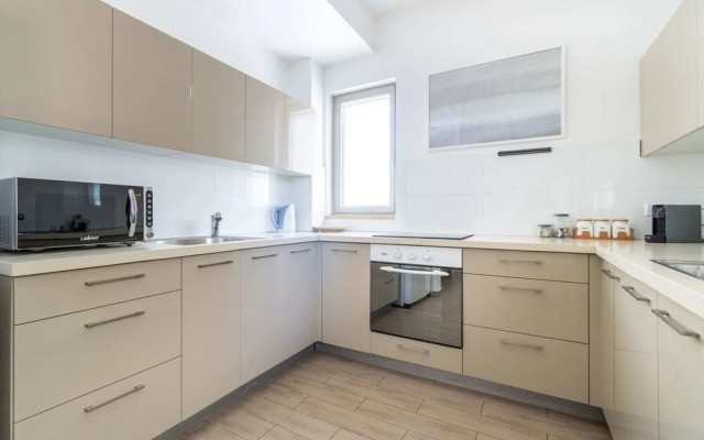 Jaffa- Beautiful 3 Bedroom Apartment Best Location