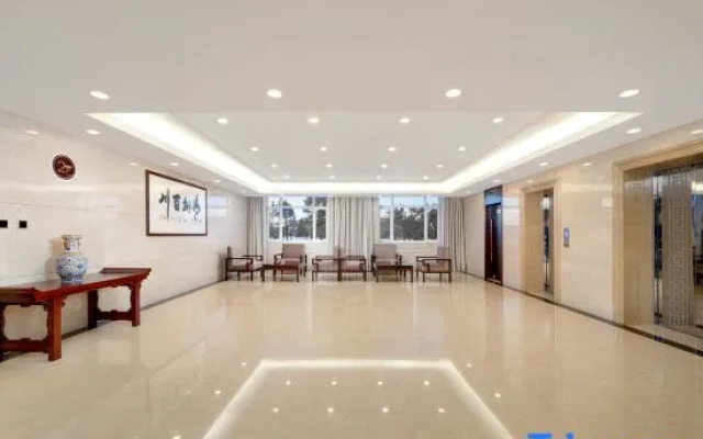 Mohe Songyi Hotel (Arctic Village)