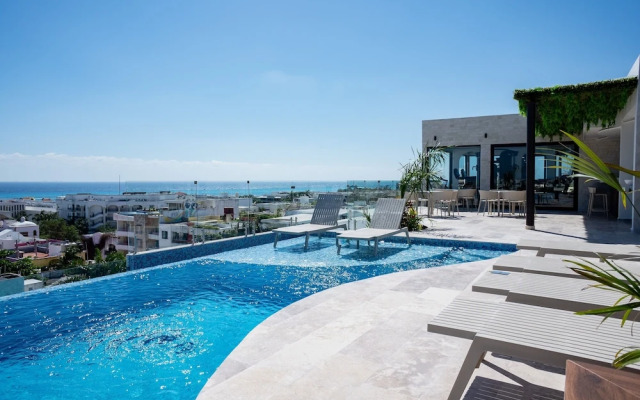 Menesse Town Tower 203 1 Bedroom Condo