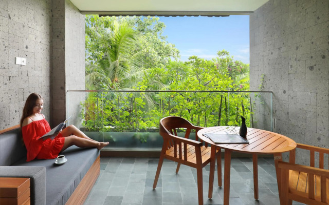 Legian Beach Hotel