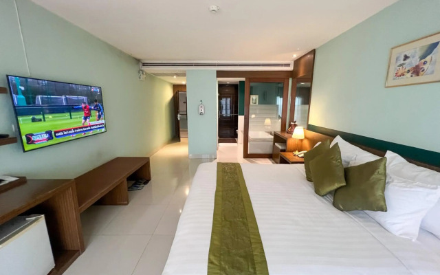 Siam Triangle Hotel