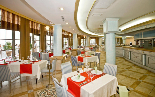 Sunrise Queen Luxury Resort & Spa