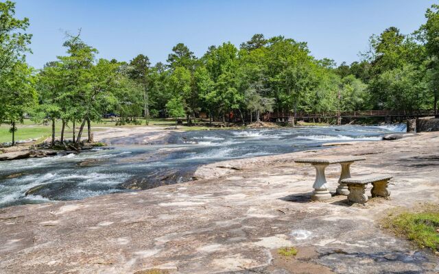 Baymont by Wyndham Commerce GA Near Tanger Outlets Mall