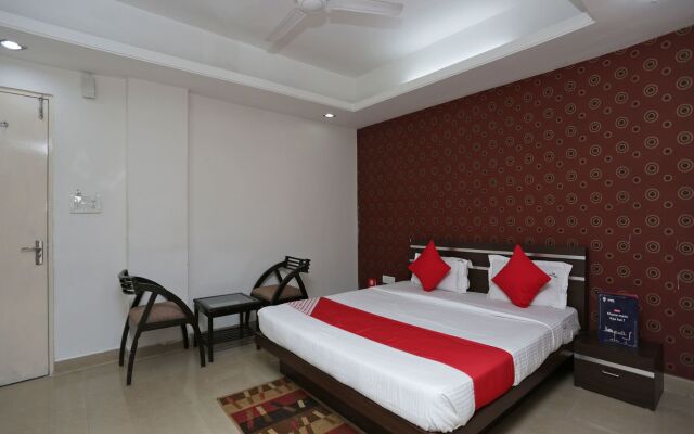 OYO 3260 Hotel Abhinav Palace