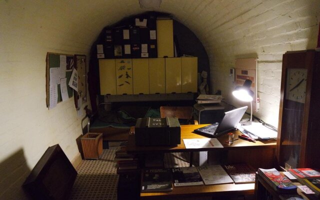 10-Z Bunker - Hostel