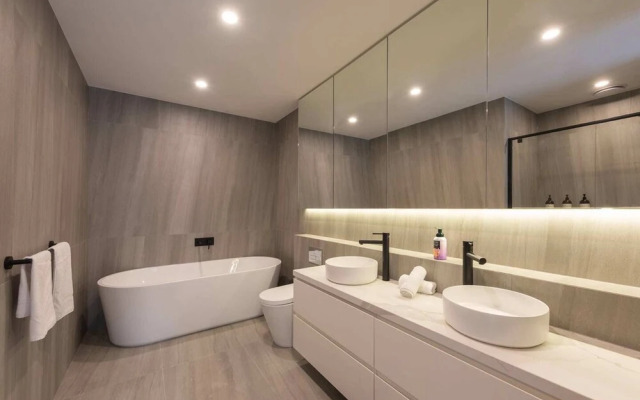 Modern 3 Bedroom Getaway Next to Chadstone
