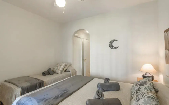 Cozy Isla Canela Home for 5 Guests