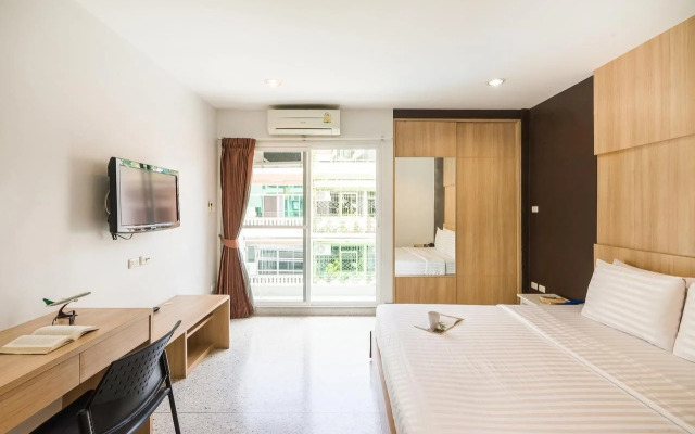 The Fifth Residence Hotel