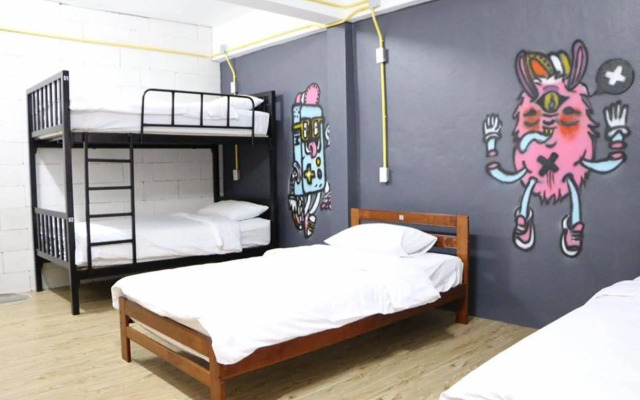Norn Nung Len Cafe & Hostel