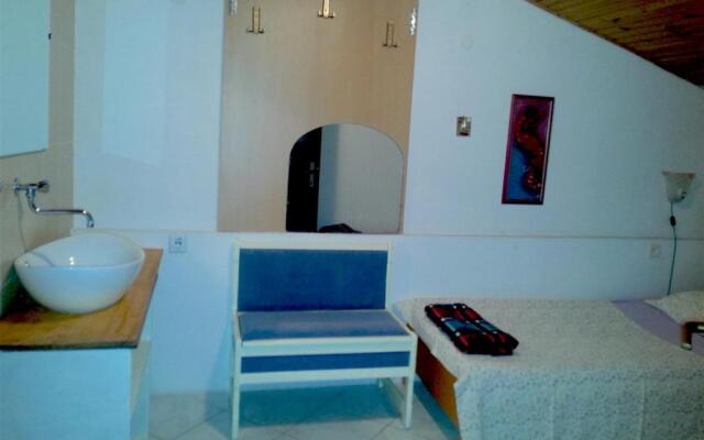 Spacious Holiday House Hana, Sleeps 12