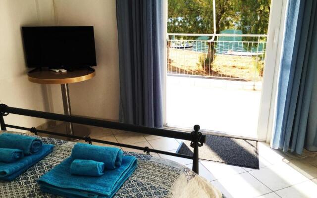 Spacious Sea Front Apartment - Porto Bouffalo - Evia