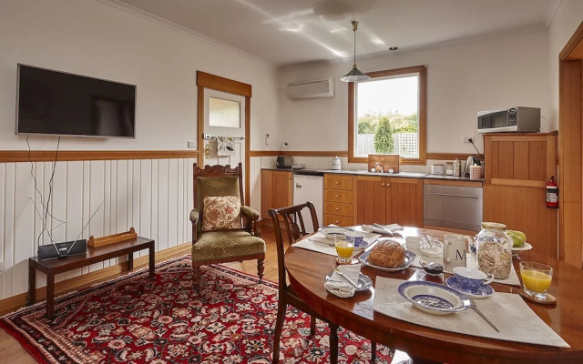 Box Cottage Apartment