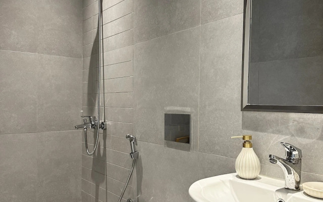 Kease Hittin B-5 Royal Touch XZ63