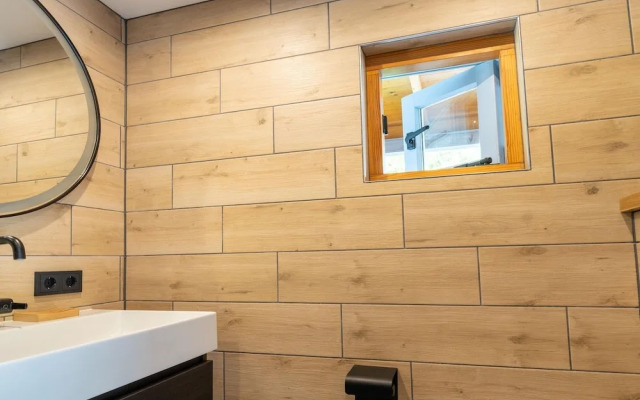 Holiday Home With Shared Pool and Bubble Bath