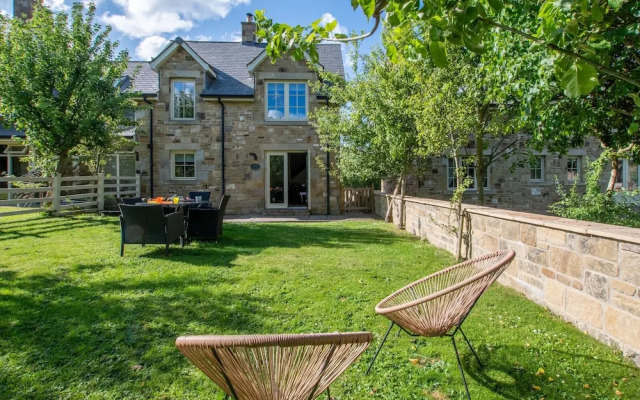 Northern Hideaways Apple Store, Ellingham