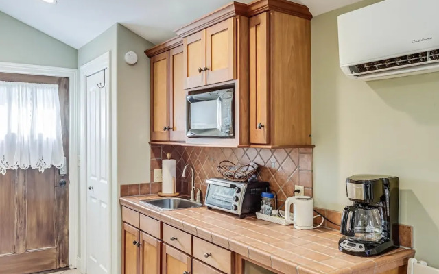 Rockport Treehouse 1 Bedroom Home