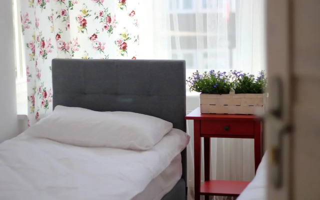 Sisters Lodge Hostel