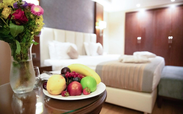 Grand Aras Hotel & Suites