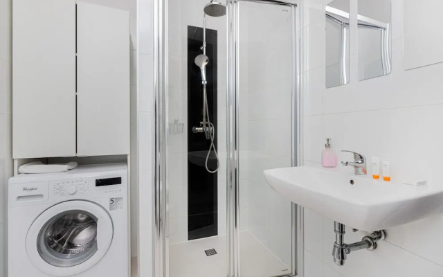 Heart of Gdansk Apartment by Renters