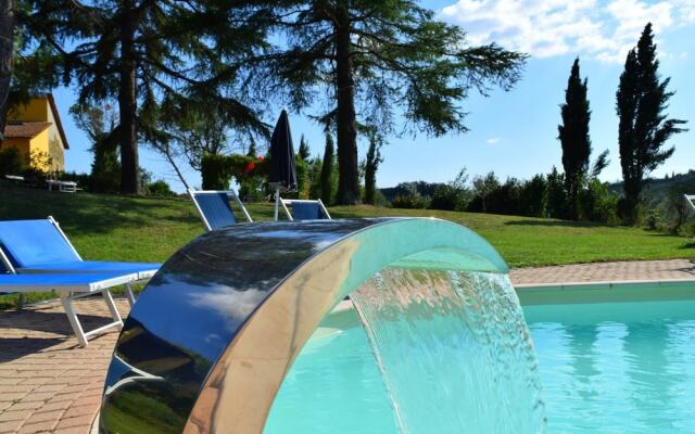 Farmhouse in Vinci With Pool & Vineyards