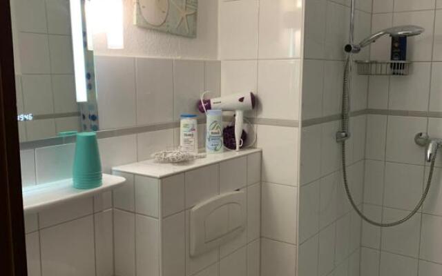 Zentrale 3 Zimmer Altbauwohnung mit Balkon