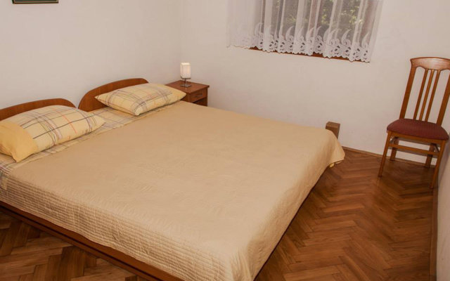 Apartment Pupa - nice family apartments: A2 Mihael Petrcane, Zadar riviera