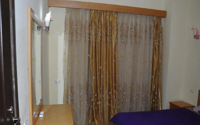 Apartment I in Florenza Khamsin