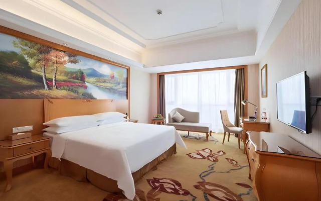 Vienna International Hotel (Hangzhou Xiaoshan Yaqian Subway Station)