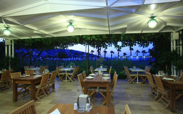 Catamaran Hotel