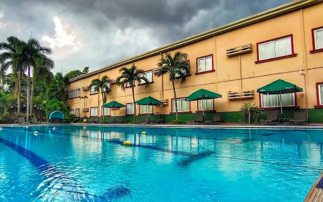 Holiday Spa Hotel