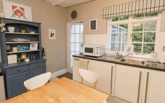 6 Hillside Terrace