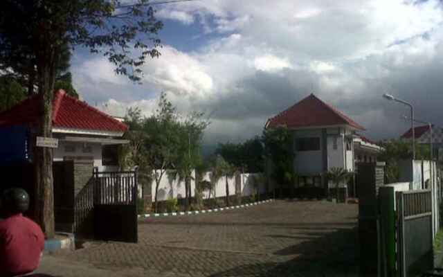 OYO 557 Hotel Prima Asri 153