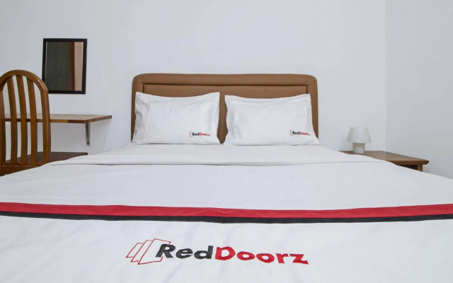 RedDoorz @ Petojo
