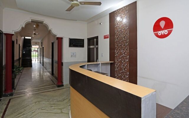 OYO 9530 Hotel Naval Residency