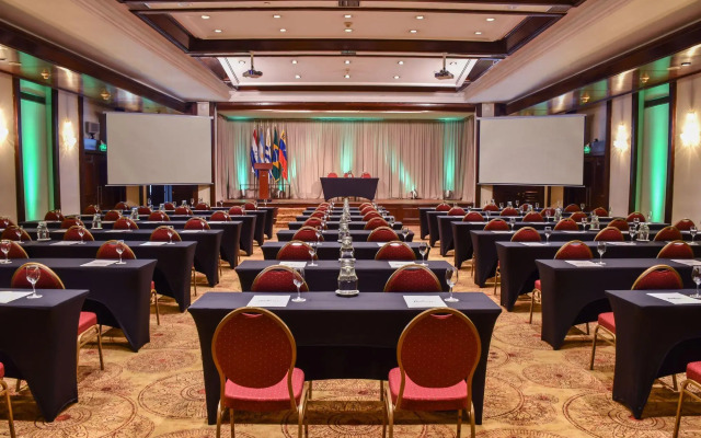 Radisson Montevideo Victoria Plaza Hotel