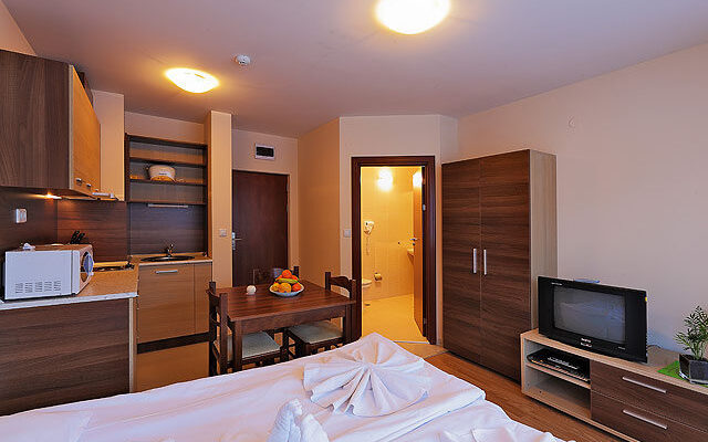 Apartment in Belmont Complex