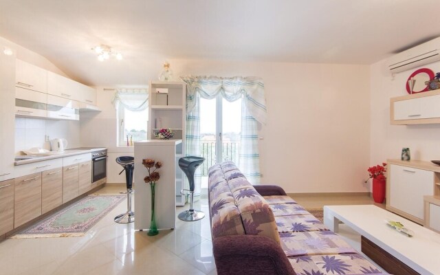 Stunning Home in Fondole With Jacuzzi, Wifi and 1 Bedrooms