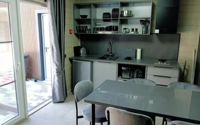 Azov Place