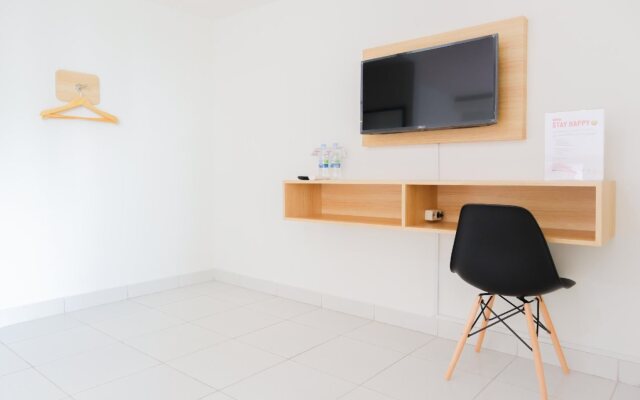 OYO Flagship 210 Amethyst Kemayoran Near RSUD Pademangan