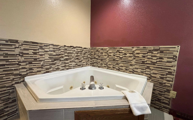 Super 8 by Wyndham Paris IL