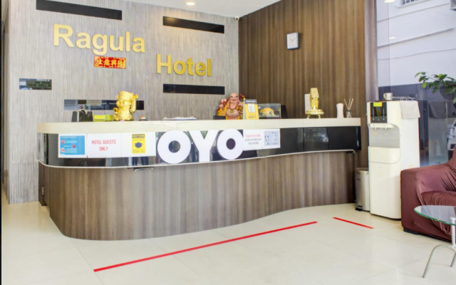 OYO 90028 Ragula Hotel
